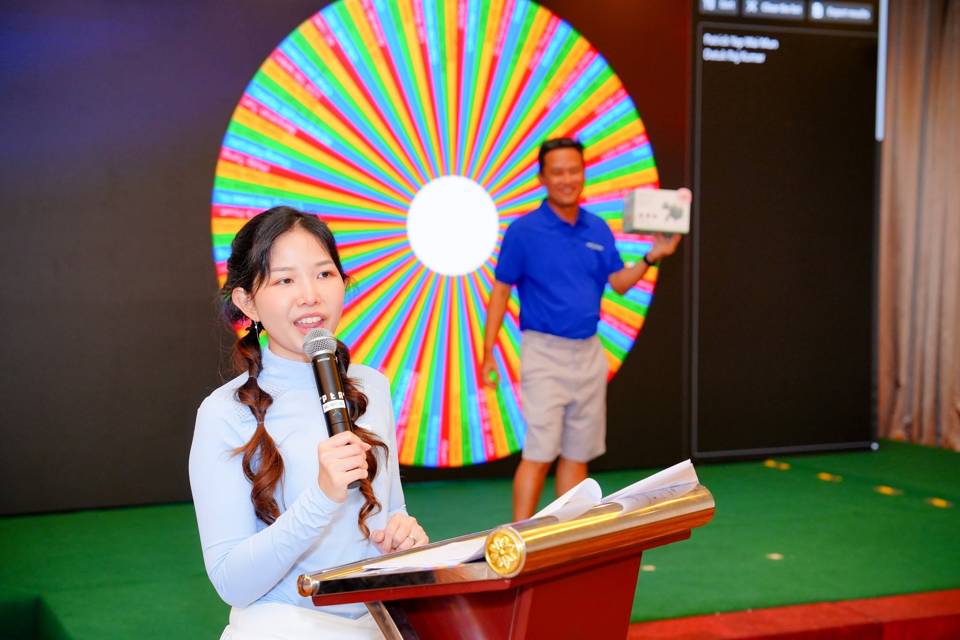 Hosting the TEEAM Golf Tournament prize draw